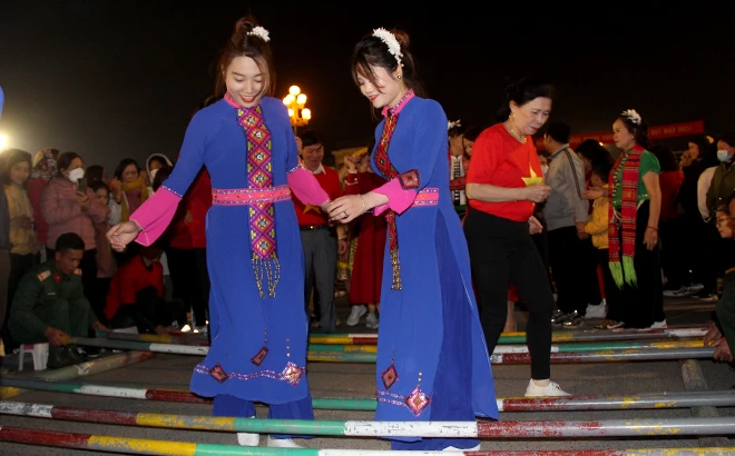 Thành phố Yên Bái sôi động Chương trình “Vũ điệu xuân” năm 2023 ảnh 5