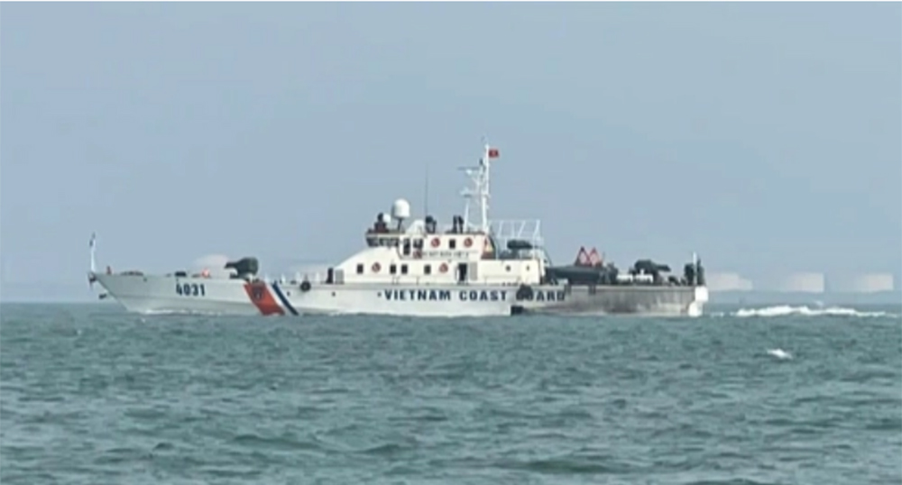 Xuân ngoài khơi xa của những chiến sĩ cảnh sát biển với nghi thức giao thừa đặc biệt ảnh 1 Xuân ngoài khơi xa của những chiến sĩ cảnh sát biển với nghi thức giao thừa đặc biệt ảnh 1