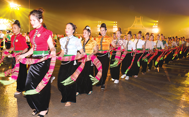 Tự hào Di sản Xòe Thái ảnh 3