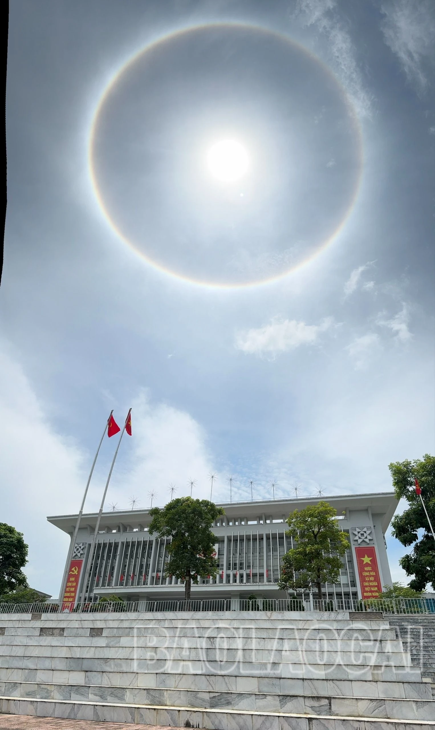 quầng mặt trời.jpg