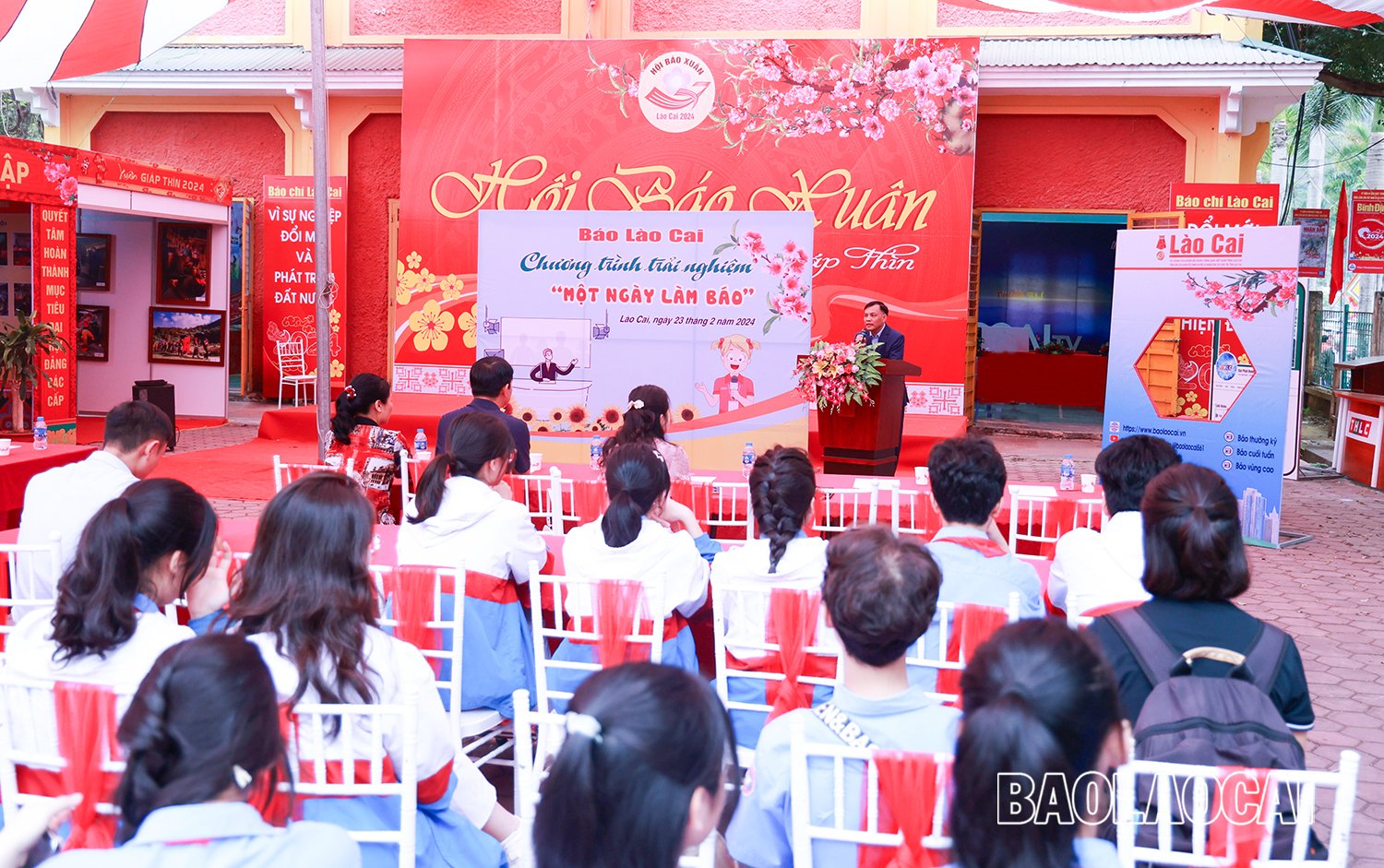 40 học sinh tham gia trải nghiệm "Một ngày làm báo". quang cảnh.jpg