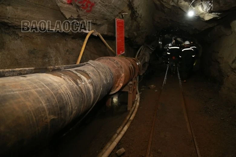 hầm lò.jpg