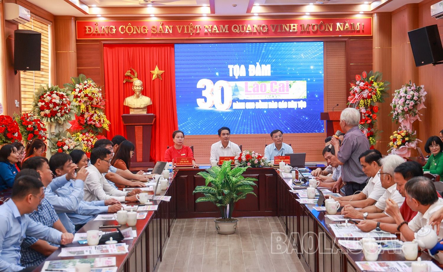 Quang cảnh tọa đàm. 0B0A3515.JPG