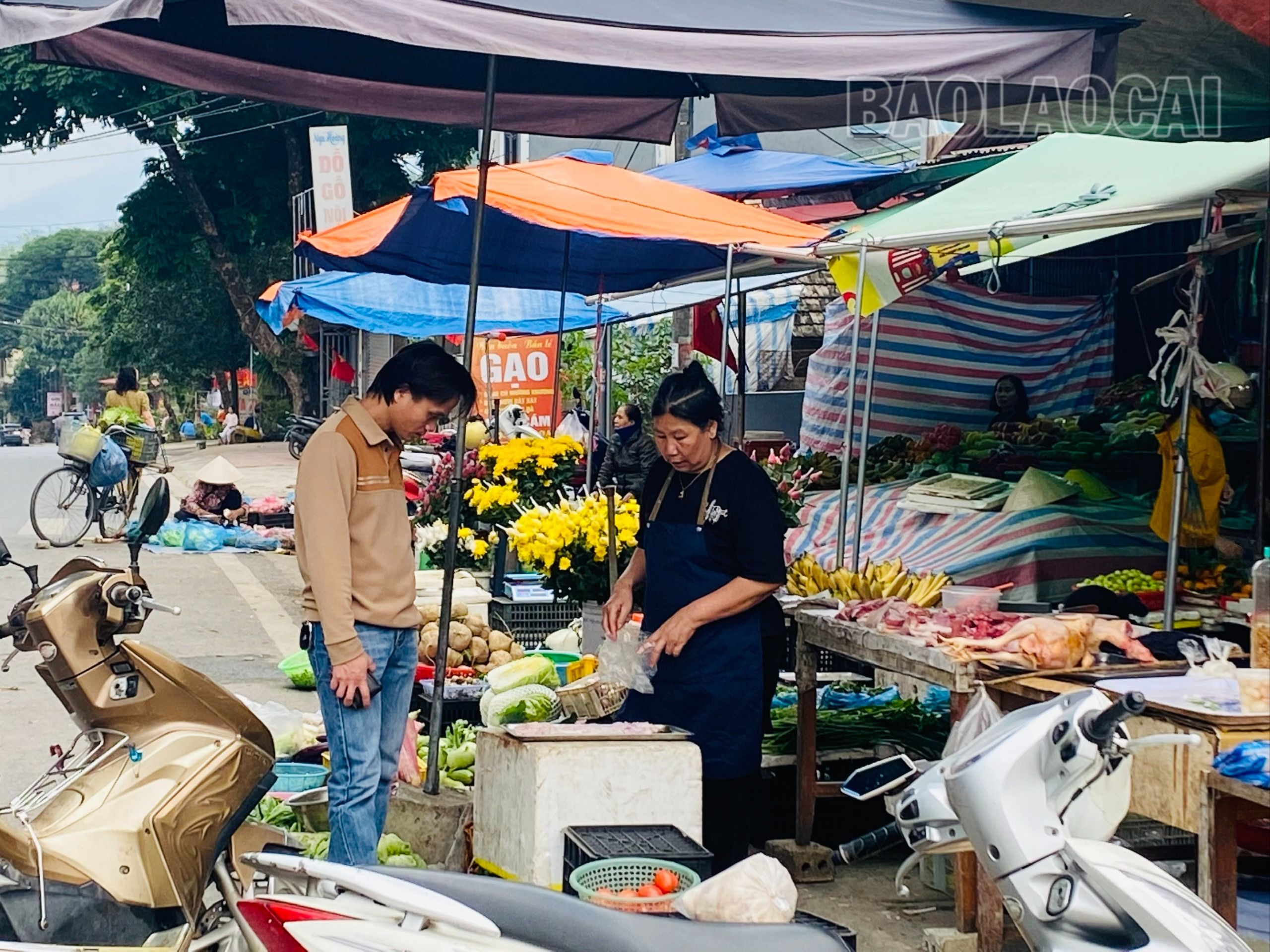Thực phẩm tươi, thực phẩm chế biến tăng giá sau tết. (Ảnh minh họa) tiểu thương.jpg