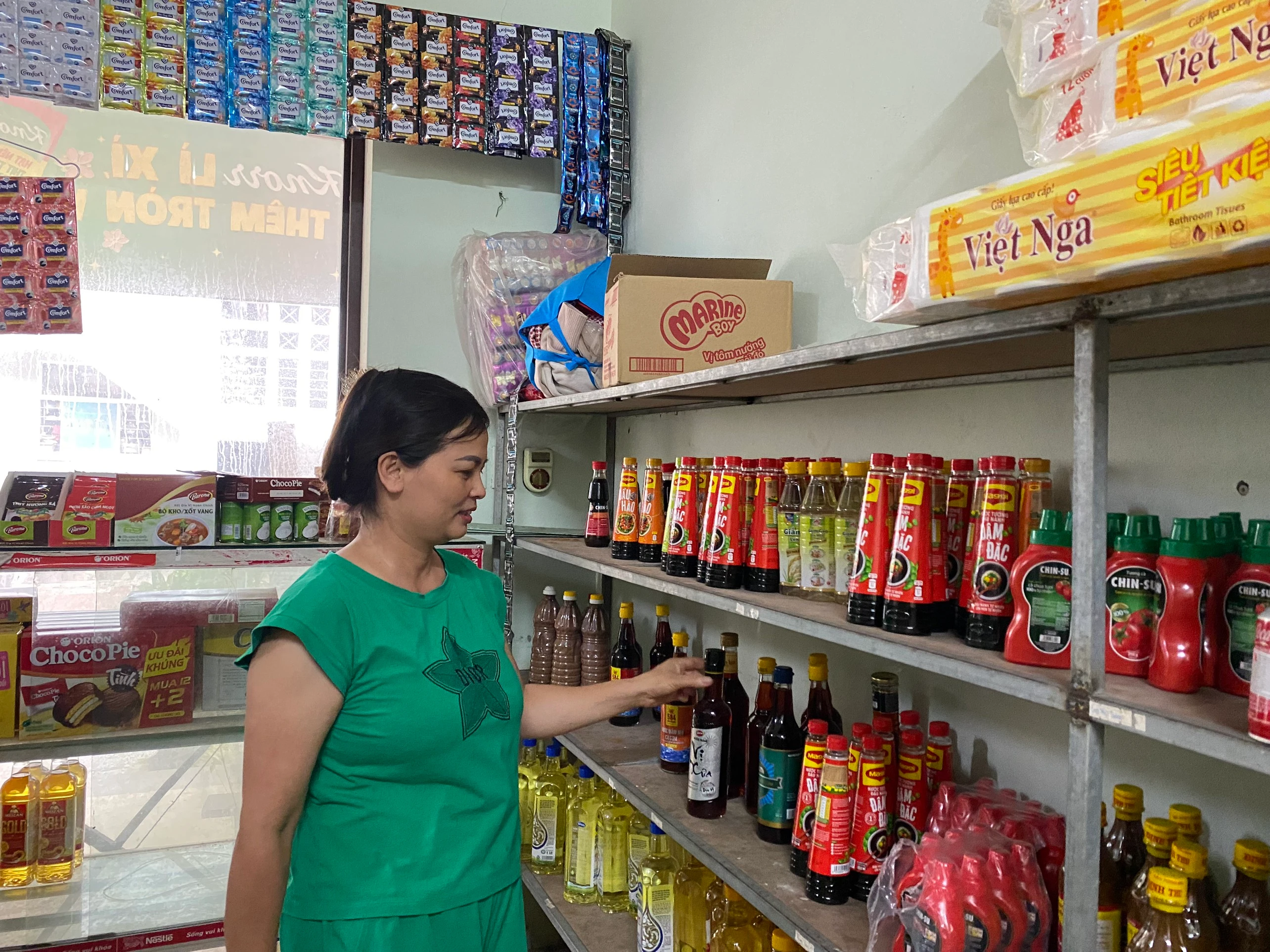 Nhiều hàng hóa giảm giá nhẹ sau khi có chính sách giảm thuế VAT.Thúy Phượng (1).jpg