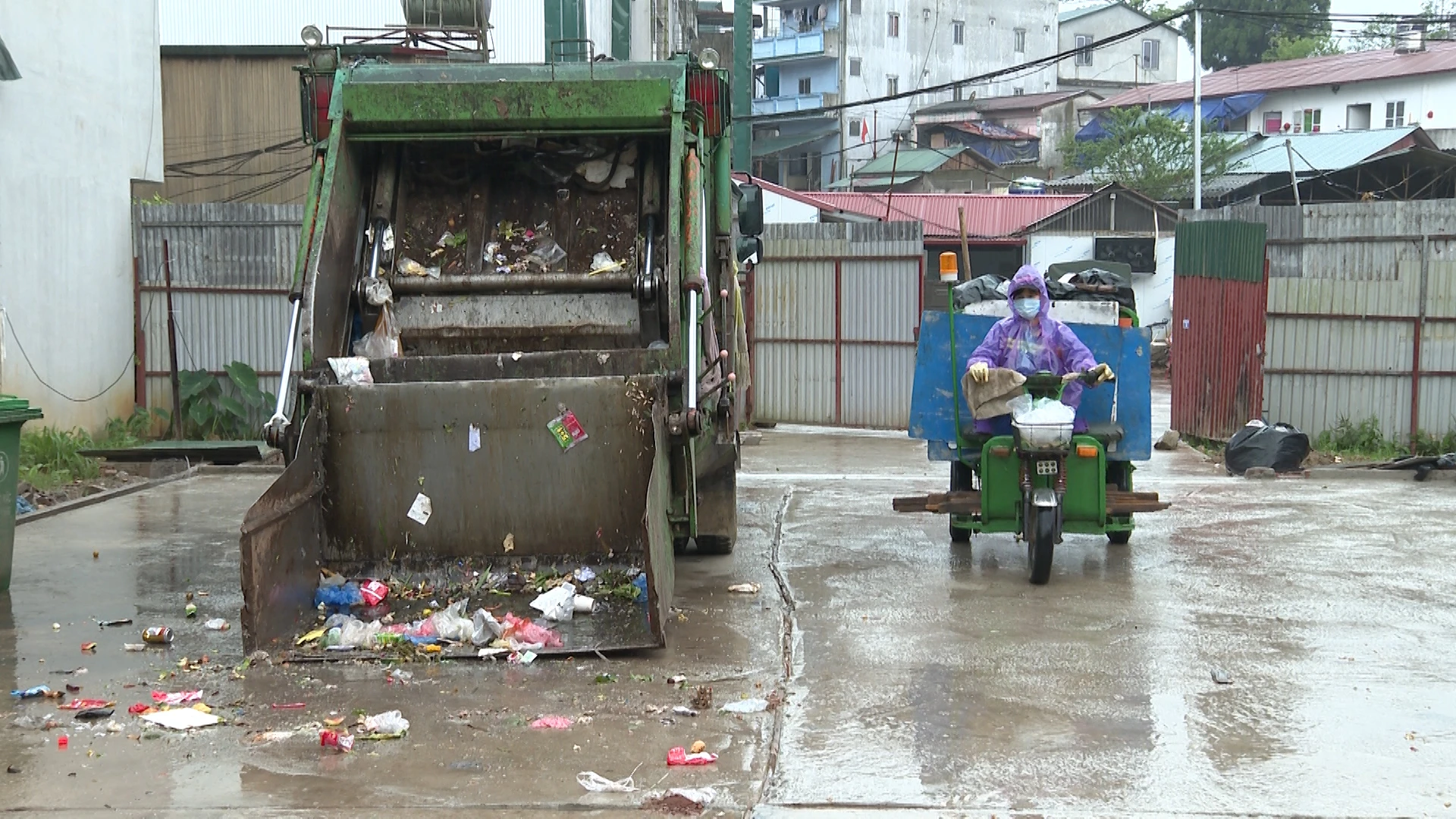 Rác thải sinh hoạt tại thị xã Sa Pa được tập kết, vận chuyển về khu vực xử lý.Thúy Phượng (1).jpg
