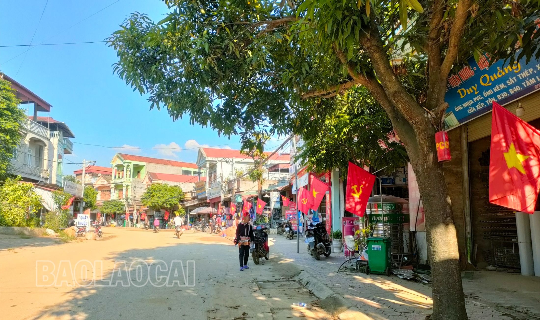 Thôn Trung Tâm luôn là "điểm sáng", đi đầu trong mọi hoạt động, phong trào thi đua của xã Dương Quỳ. trung tâm xã dương quỳ.jpg