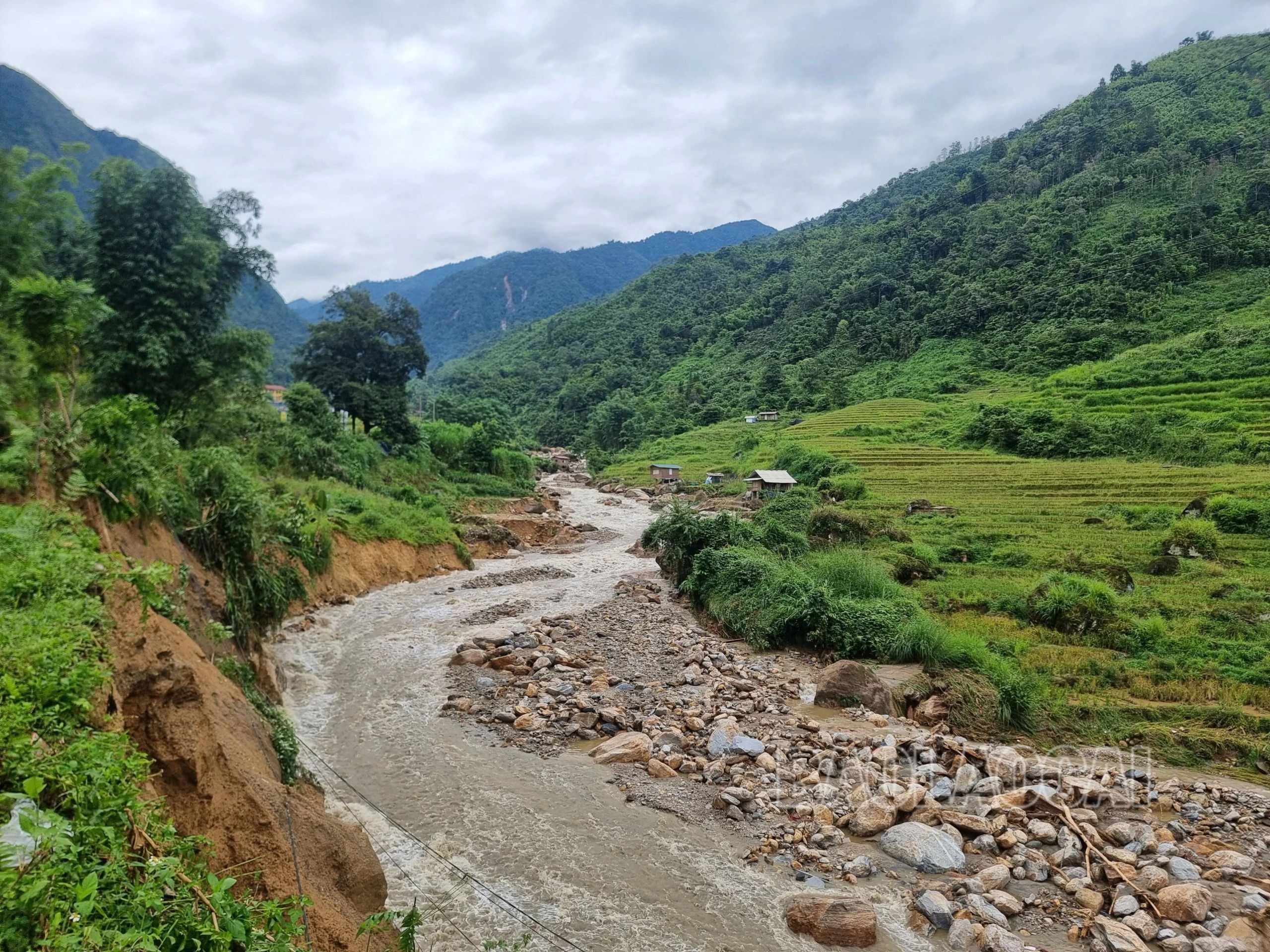 mưa lũ.jpg
