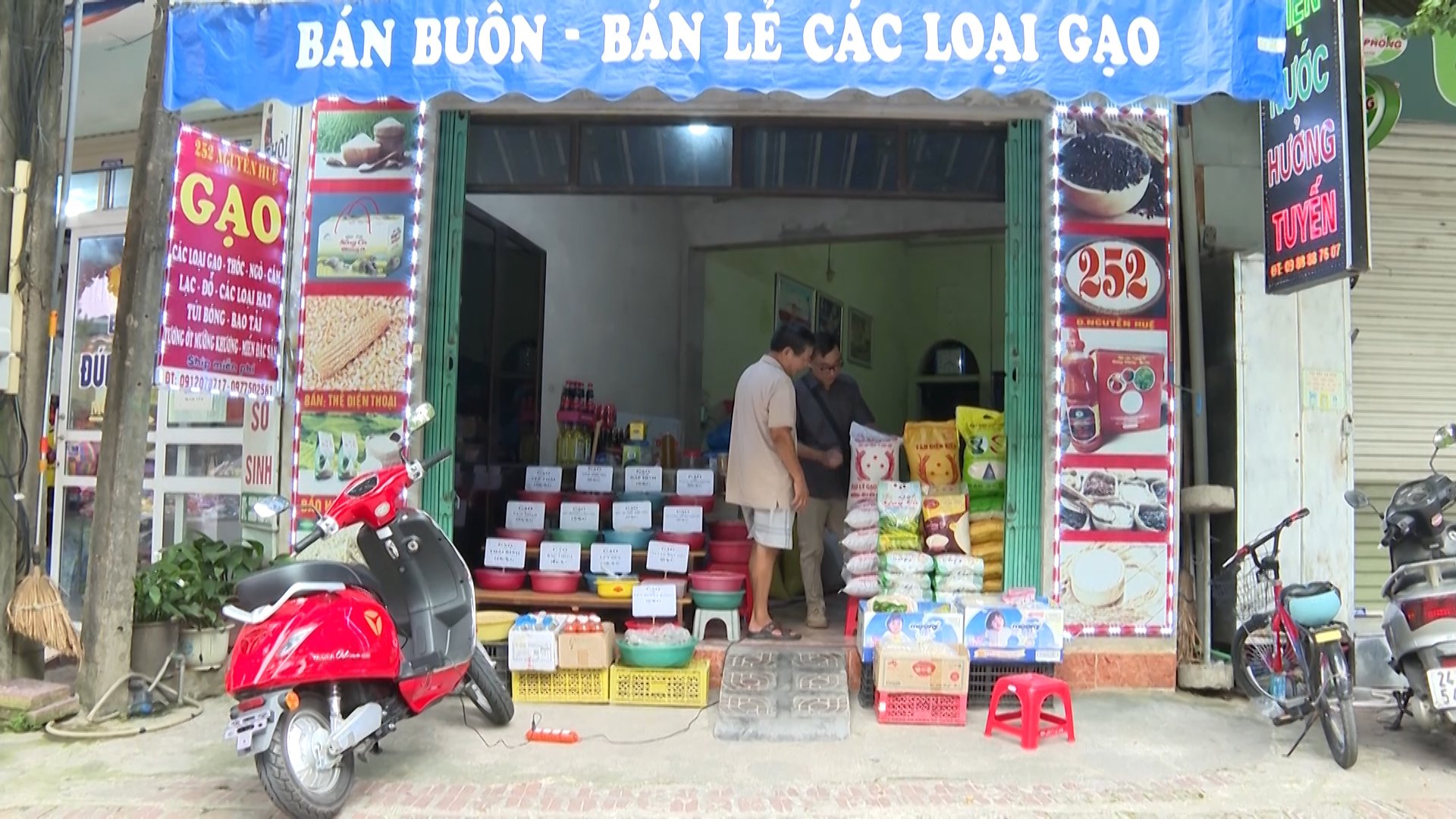 Một số loại gạo đã tăng 2.000 - 3.000 đồng/kg. gia gao tang.jpg