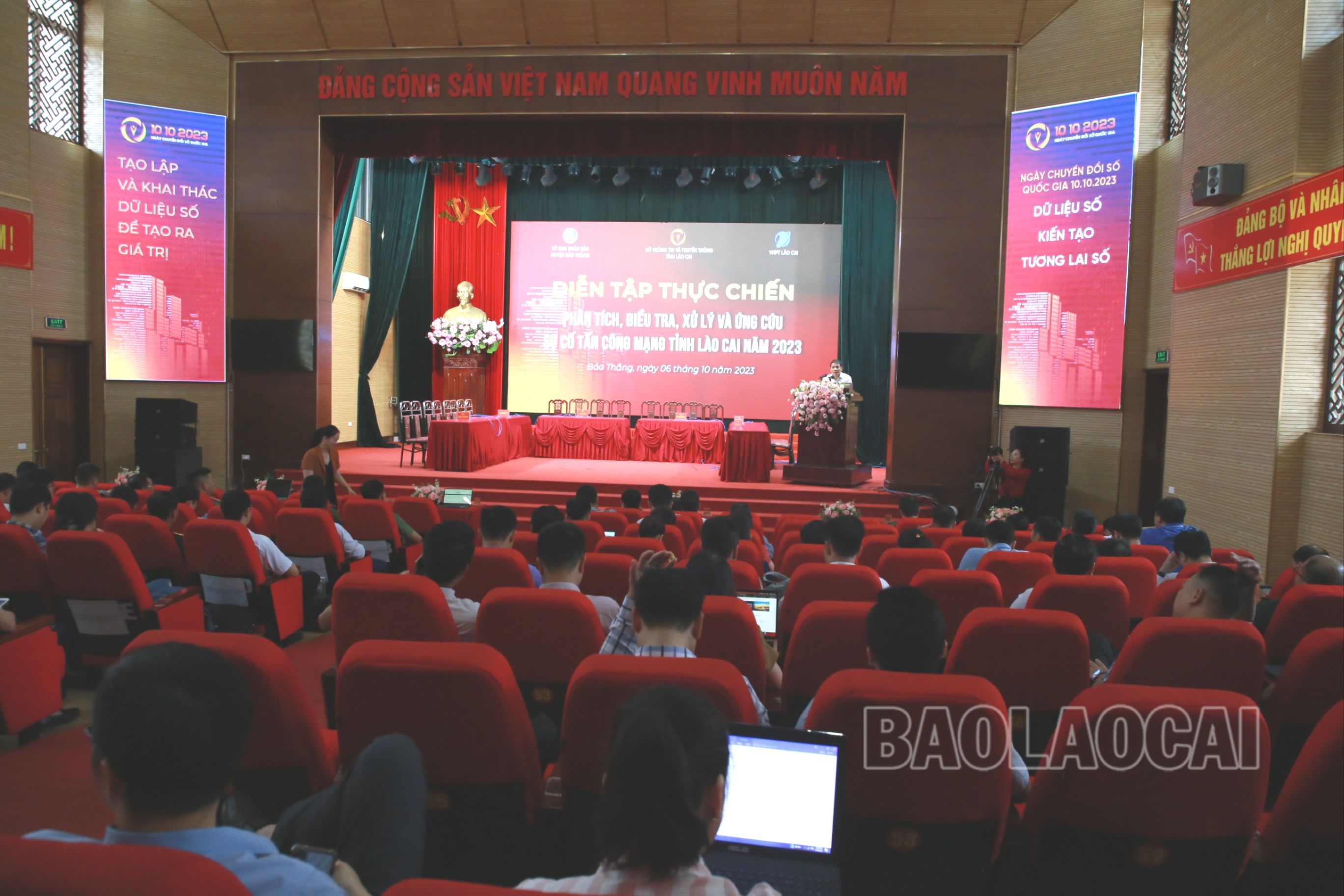 Quang cảnh buổi diễn tập. IMG_2603.JPG