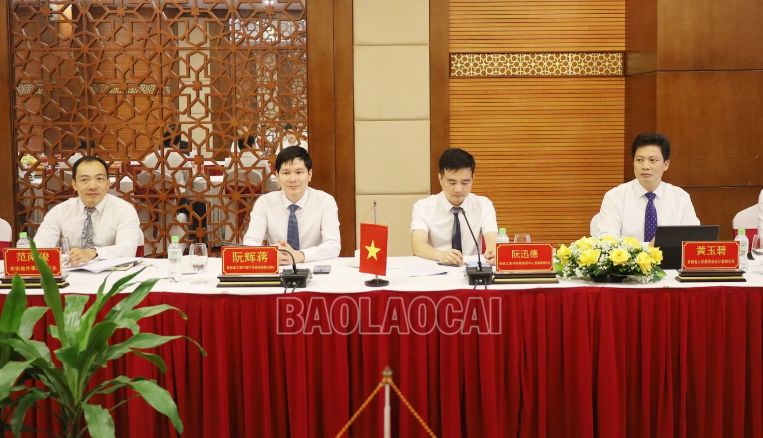 Đại biểu tỉnh Lào Cai - Việt Nam tại buổi hội đàm. b.jpg