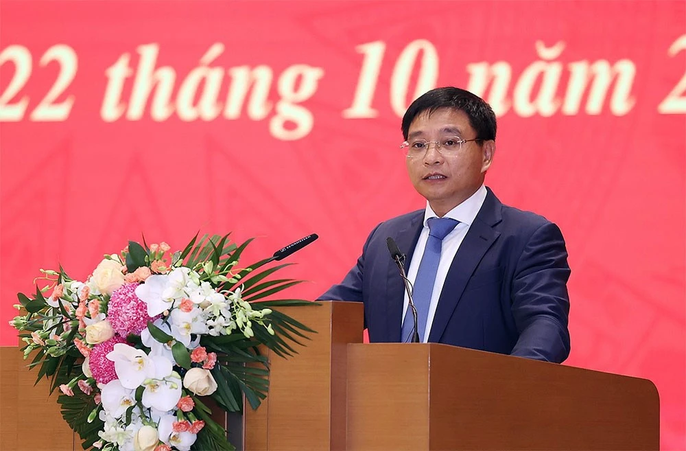 Thủ tướng Chính phủ Phạm Minh Chính trao quyết bổ nhiệm Bộ trưởng Bộ Y tế và Giao thông vận tải