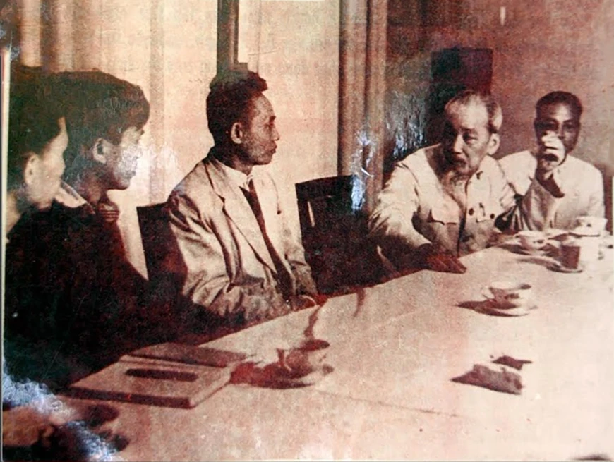 Ngày này năm xưa: 18-10-1945: Bác Hồ đến vịnh Cam Ranh