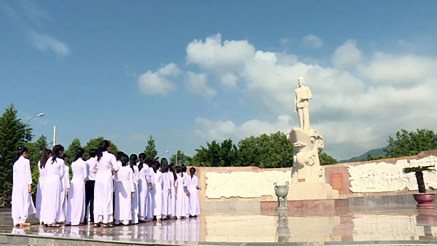 Ngày này năm xưa: 18-10-1945: Bác Hồ đến vịnh Cam Ranh