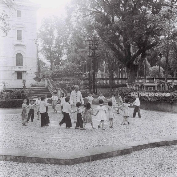 Ngày này năm xưa: 15-9-1945: Bác Hồ gửi thư cho học sinh nhân ngày khai trường đầu tiên