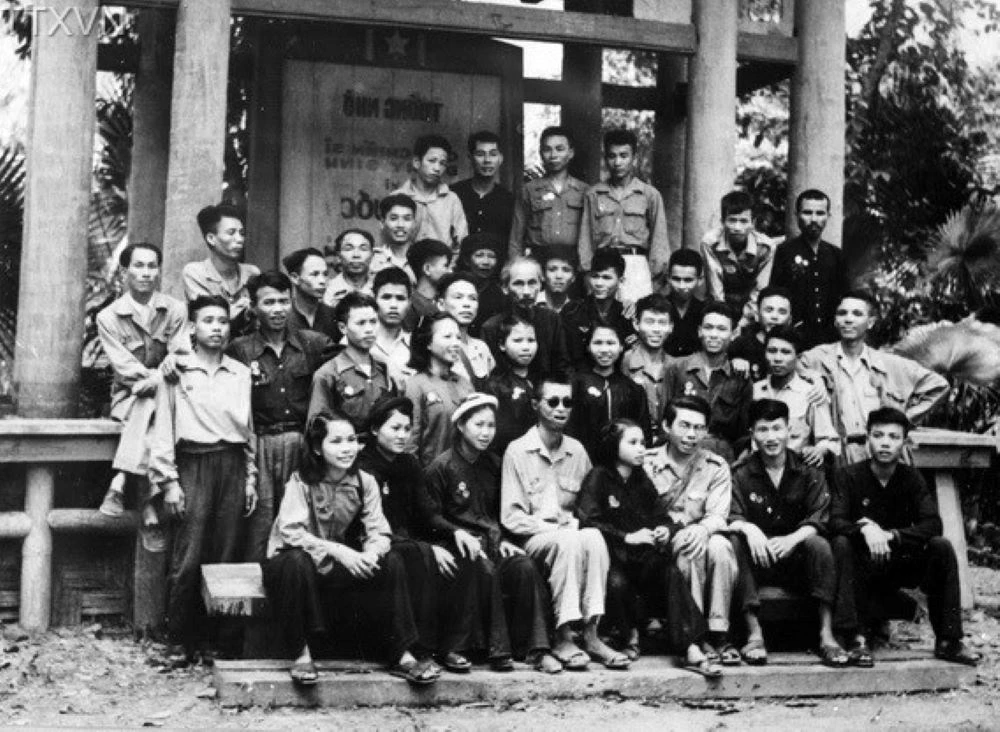 Ngày 1-5-1952: Nhớ lời Bác căn dặn: “Thi đua là yêu nước, yêu nước thì phải thi đua”