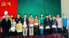 Trao hỗ trợ cho 101 trẻ mồ côi có hoàn cảnh khó khăn
