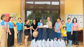 Phụ nữ phường Cam Đường học Bác tinh thần tiết kiệm và đoàn kết