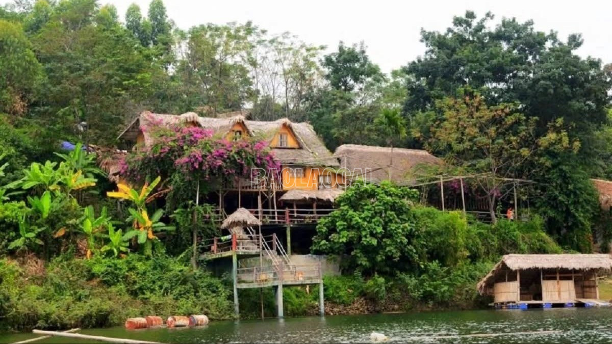 Làng du lịch Ngòi Tu, xã Thác Bà - điểm nghỉ dưỡng lý tưởng của du khách. baolaocai-c_z7007790447680-a6327fbea14eadb0cb6e08c452d112ae.jpg