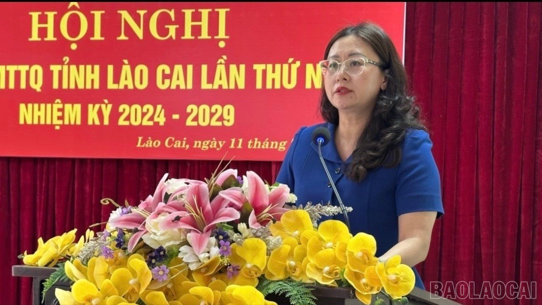 Đồng chí Giàng Thị Dung, Phó Bí thư Tỉnh ủy, Chủ tịch Ủy ban MTTQ Việt Nam tỉnh phát biểu chỉ đạo Hội nghị. baolaocai-br_z6794388616953-3615fcc7836513d37a7d3bb5f9ed7adf-2230.jpg