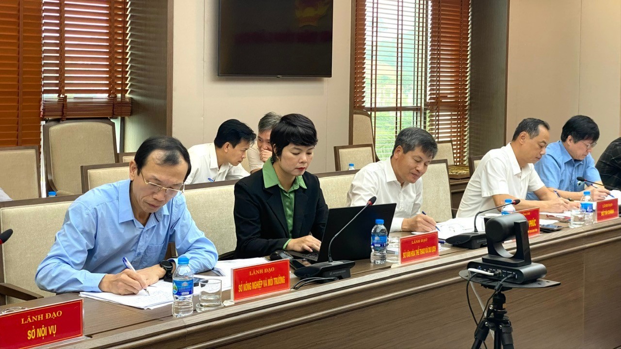 Đại biểu tham dự buổi làm việc. z7162634786259-cfadd726b31a656da8f400569665152d-2843.jpg