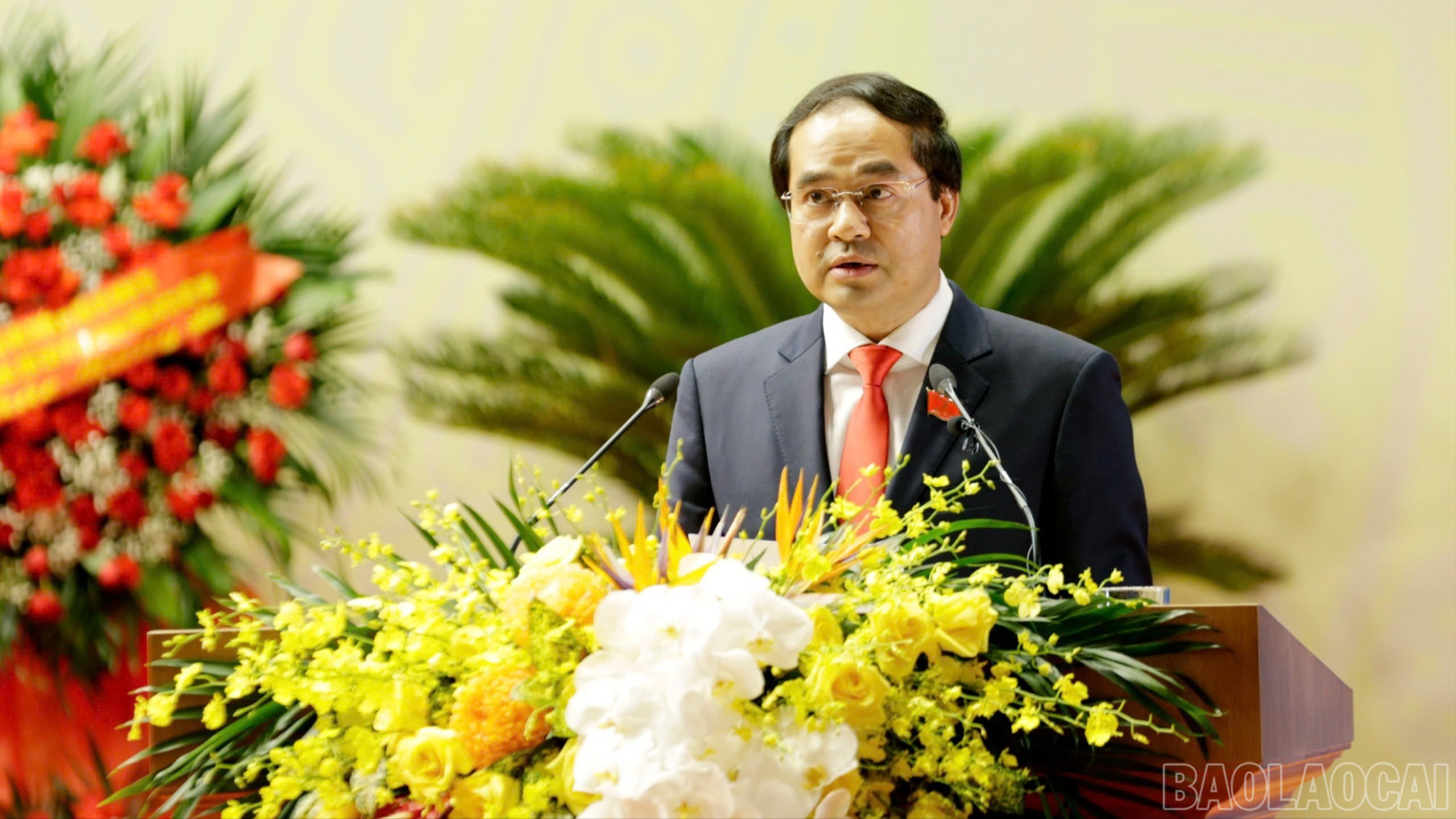 Đồng chí Trịnh Xuân Trường - Bí thư Tỉnh ủy, Chủ tịch HĐND tỉnh phát biểu khai mạc Đại hội. baolaocai-br_z7060764653350-7b07ffe80e3485b7201d01a62c8b575b-7507.jpg