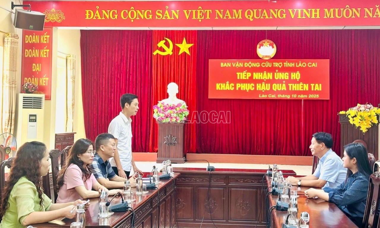 Đồng chí Nguyễn Ngọc Linh trân trọng cảm ơn nghĩa cử và tinh thần trách nhiệm xã hội của các doanh nghiệp. baolaocai-c_z7097019929620-018062422ec2317914ba4d4f958d04e6-6323.jpg