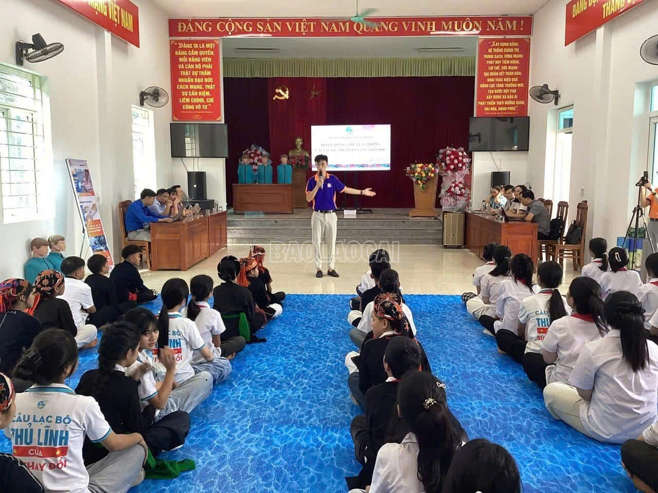 Thành viên các Câu lạc bộ "Thủ lĩnh của sự thay đổi" tham gia chương trình tập huấn. baolaocai-c_z7075715783146-750d9cd3595616ef54e41e7256b26f9a.jpg