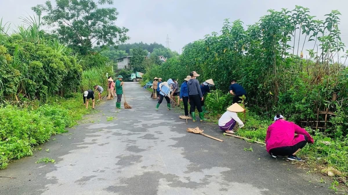 Các hoạt động ở địa phương, cơ sở được cán bộ mặt trận và người dân thường xuyên cập nhật lên trang zalo OA. z6922158701425-48c6dbc30ea5850b721a3046ae935264-8720.jpg