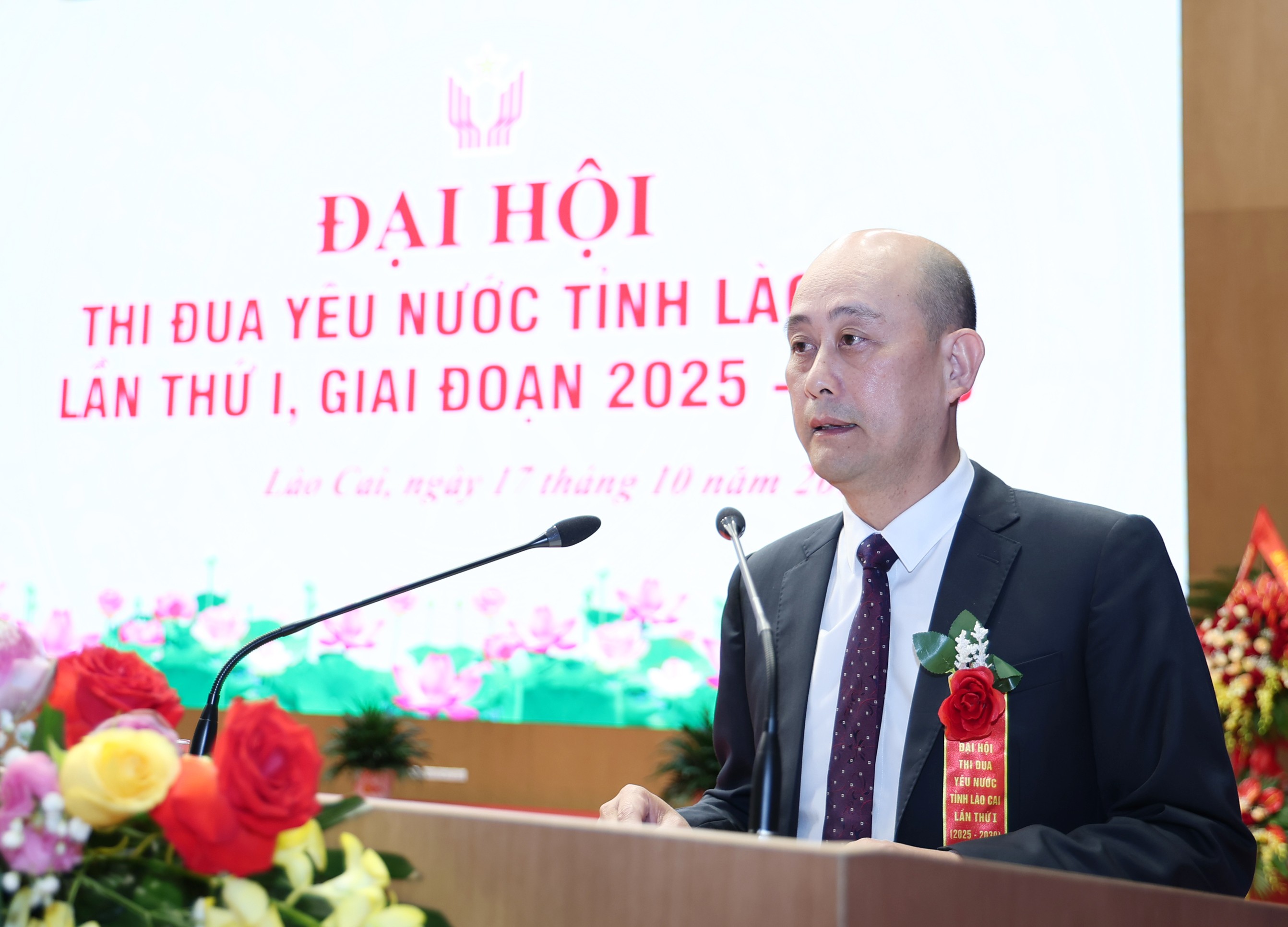 Đồng chí Phùng Tiến Thanh - Chủ tịch UBND phường Yên Bái phát biểu hưởng ứng img-6311.jpg