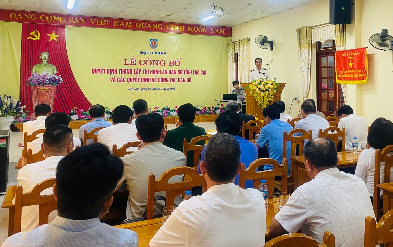 Quang cảnh lễ Công bố Quyết định thành lập THADS và các quyết định về công tác cán bộ. z6786395227056-9555f80234ef13f7729e3a8ee4074a93.jpg