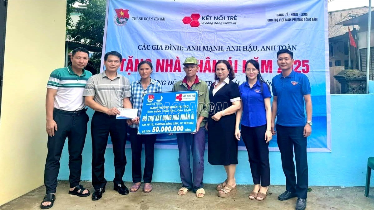 Hộ có hoàn cảnh khó khăn trên địa bàn phường Yên Bái được nhận kinh phí hỗ trợ xây dựng "Nhà Nhân ái". baolaocai-c_z7111744776042-a1d6da53305f9a15722a572b8bdce24c-5179.jpg