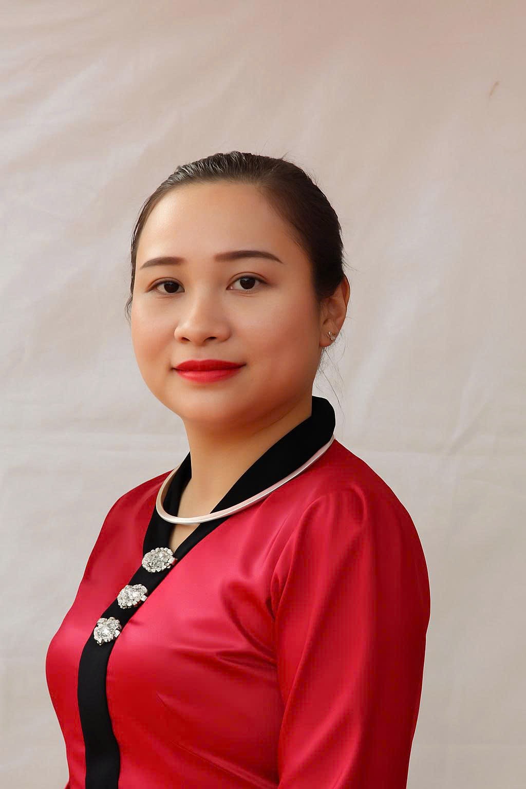 Chị Nguyễn Thị Hoàn, người dân phường Nghĩa Lộ. z6825439641943-7d34e46759608a2cf4ba8e08c066a602.jpg