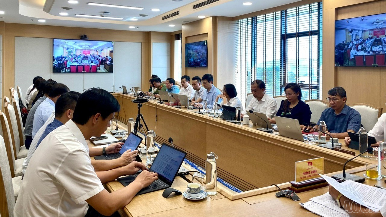 Quang cảnh hội nghị. baolaocai-br_z7167372249961-1047183a00e88d359509b546ecec0aee-8672.jpg