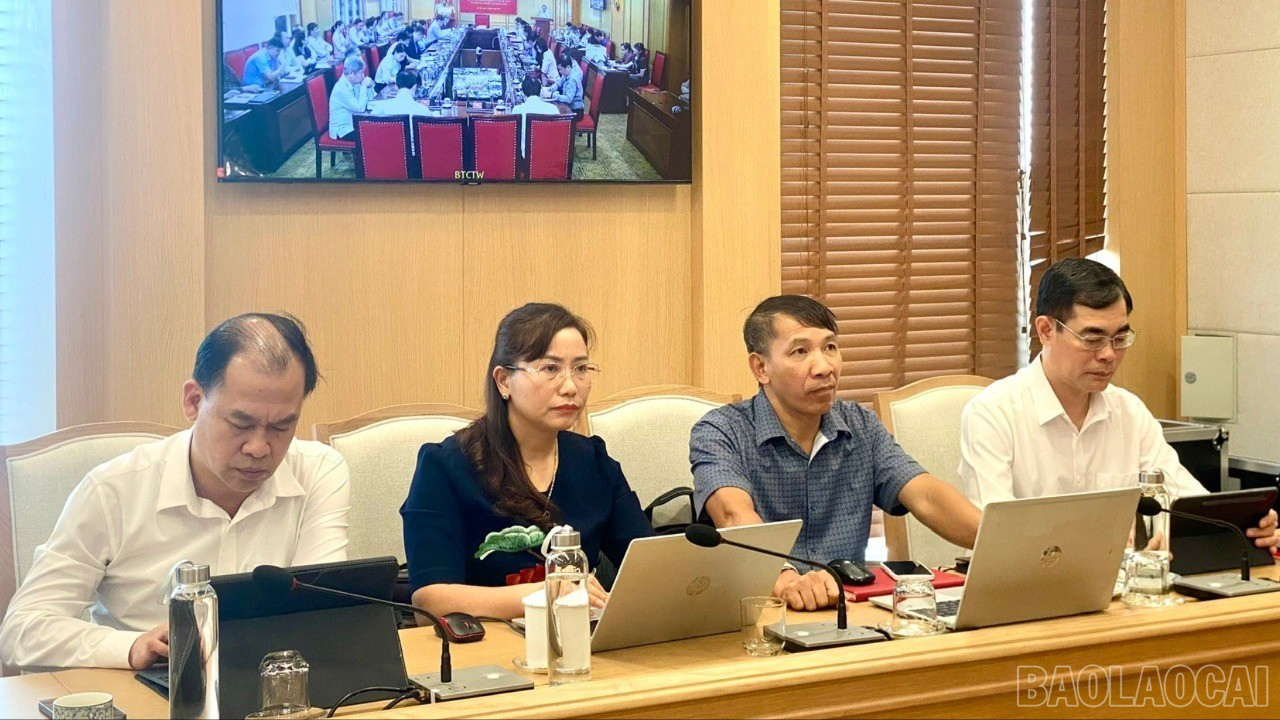 Đại biểu dự hội nghị tại điểm cầu Lào Cai. baolaocai-br_z7167422940883-3fa55723f7ba6b6dc81dbf11f8407d85-3421.jpg