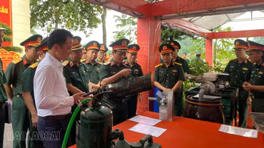 Chấm thi Hội thi “Doanh trại chính quy xanh, sạch, đẹp” tại Trung đoàn 174