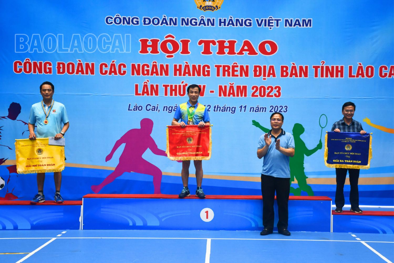 Trao giải toàn đoàn. 20231112_183600_0000.png