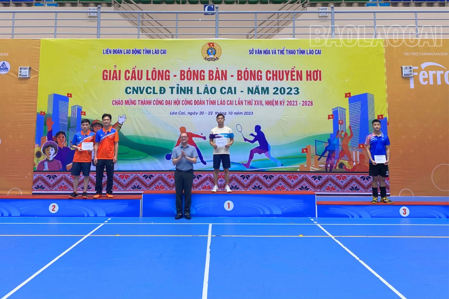 Trao giải môn bóng bàn nội dung đôi nam dưới 30 tuổi. 20231022_123816_0000.png