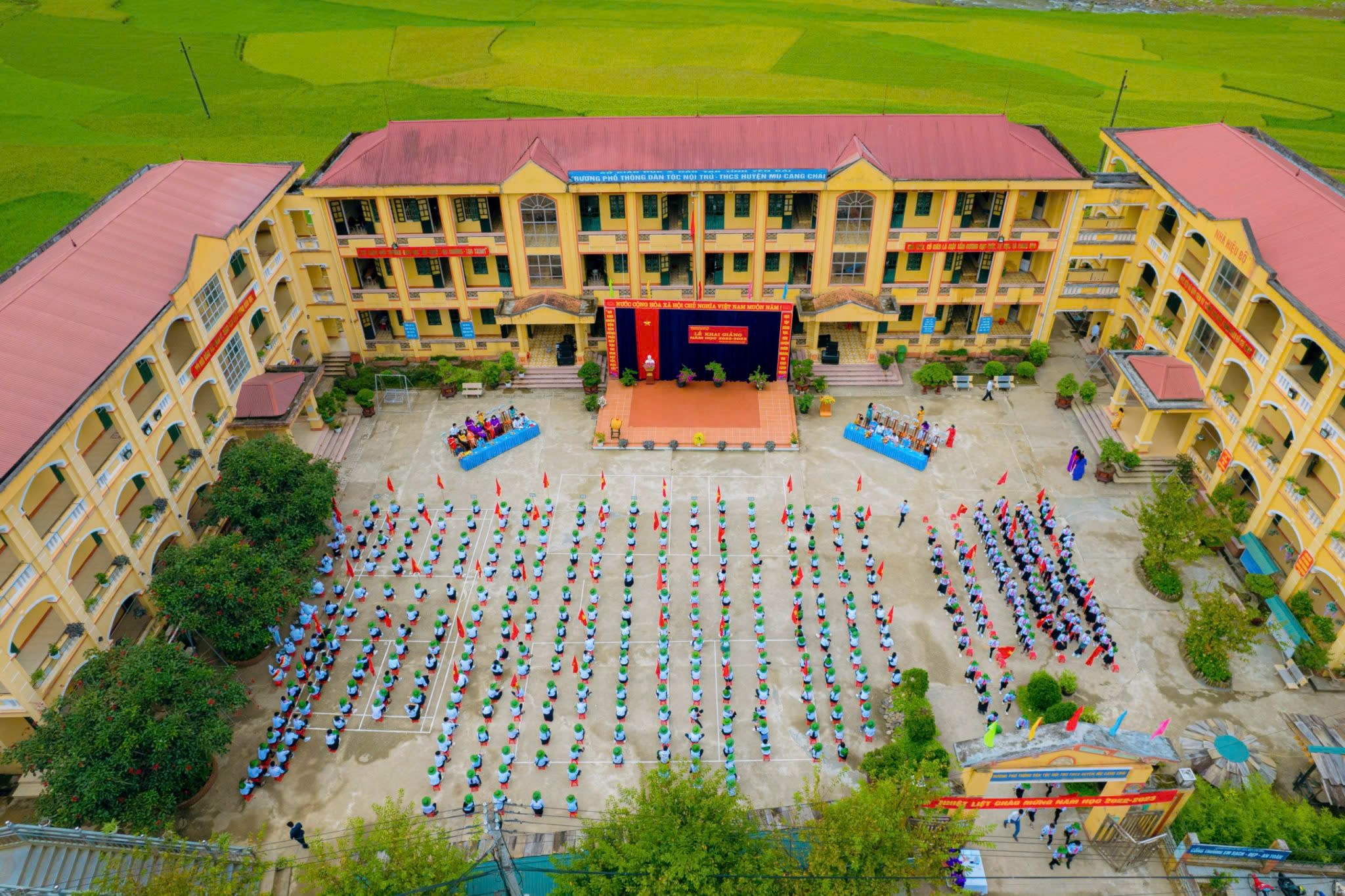 Một tương lai tương sáng đang được viết lên bởi những “thủ lĩnh” nhỏ - những người đang học cách bảo vệ bản thân, bảo vệ bạn bè và kiến tạo một cộng đồng an toàn, bình đẳng hơn. clb11.jpg