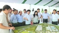 Phó Chủ tịch UBND tỉnh Vũ Thị Hiền Hạnh kiểm tra và tổng duyệt Chương trình khởi công Khu công nghiệp Trấn Yên