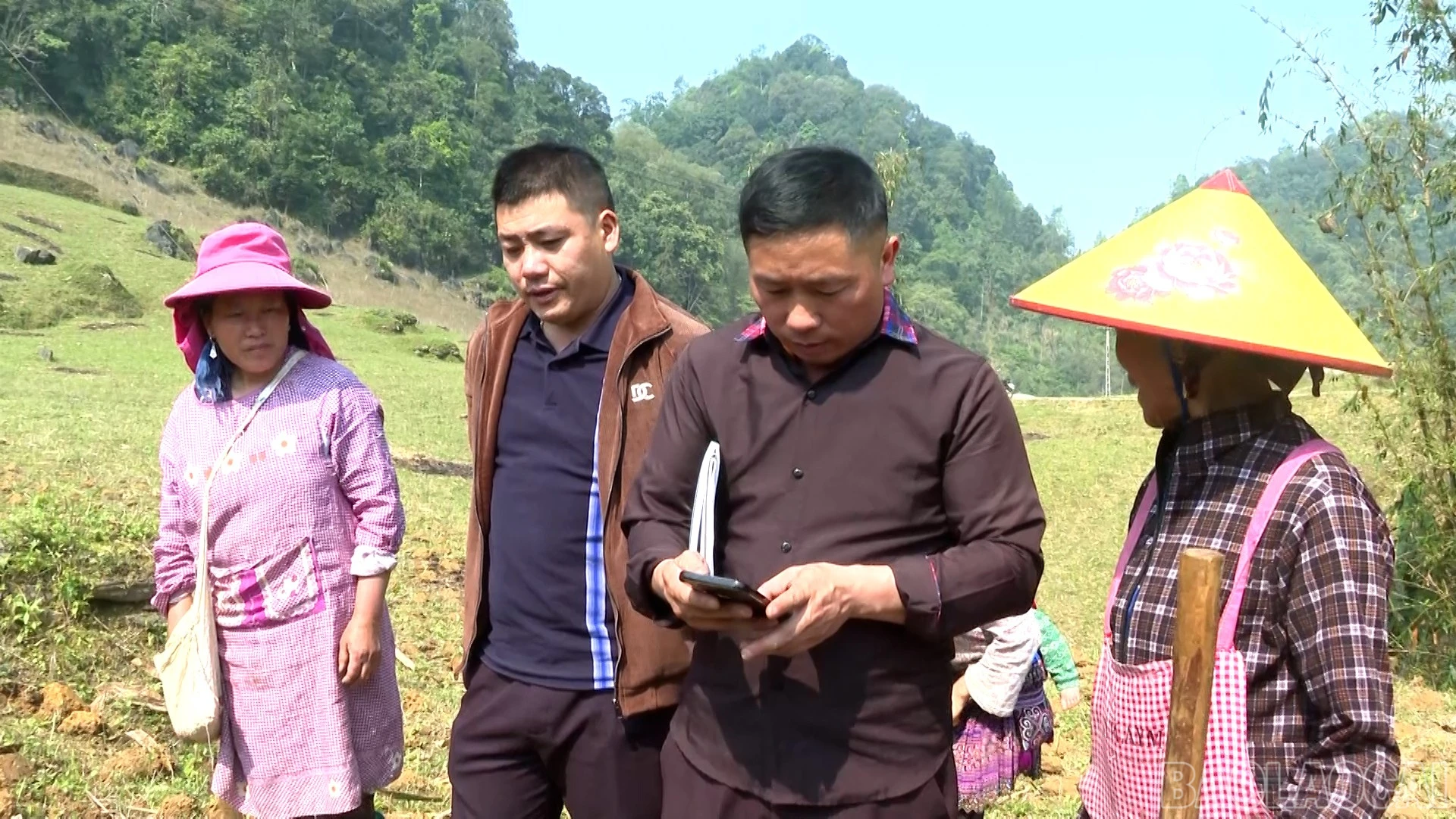 baolaocai-br_tuyen-truyen-cho-ba-con.jpg
