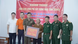 Trao nhà tình nghĩa cho thân nhân liệt sĩ tại Lào Cai