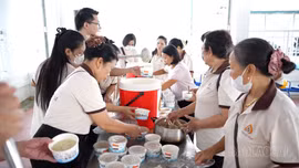 Nồi cháo yêu thương