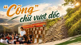 “Cõng” chữ vượt dốc