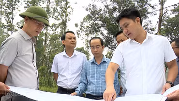 Phó Chủ tịch UBND tỉnh Nguyễn Thành Sinh kiểm tra tiến độ giải ngân, lập quy hoạch tại xã Yên Bình và Thác Bà