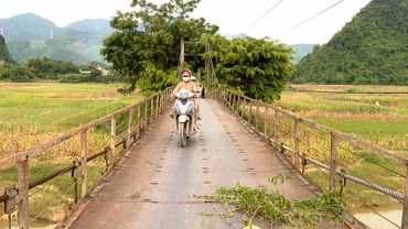 Cầu treo xuống cấp, người dân Mường Lai thấp thỏm mỗi ngày