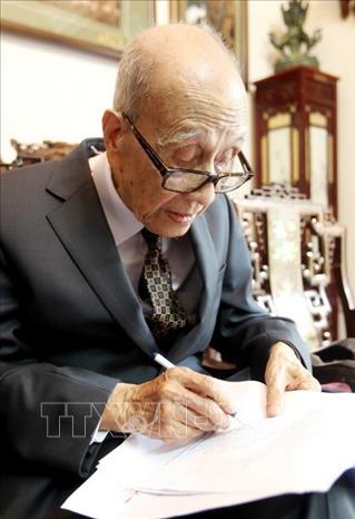 Giáo sư - Anh hùng Lao động Vũ Khiêu qua đời ở tuổi 105 ảnh 1 Chú thích ảnh