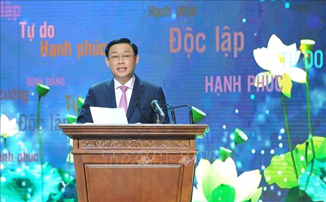 Chủ tịch Quốc hội Vương Đình Huệ tham dự Giao lưu toàn quốc các điển hình trong học tập và làm theo tư tưởng, đạo đức, phong cách Hồ Chí Minh ảnh 1 Chú thích ảnh