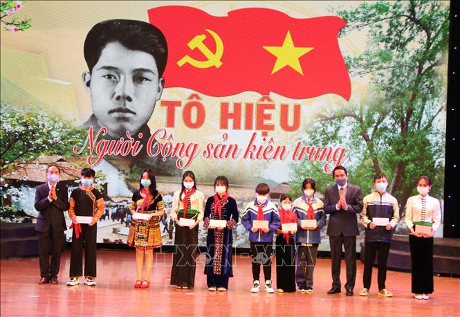 Kỷ niệm 110 năm Ngày sinh đồng chí Tô Hiệu: Người cộng sản kiên trung ảnh 2 Chú thích ảnh