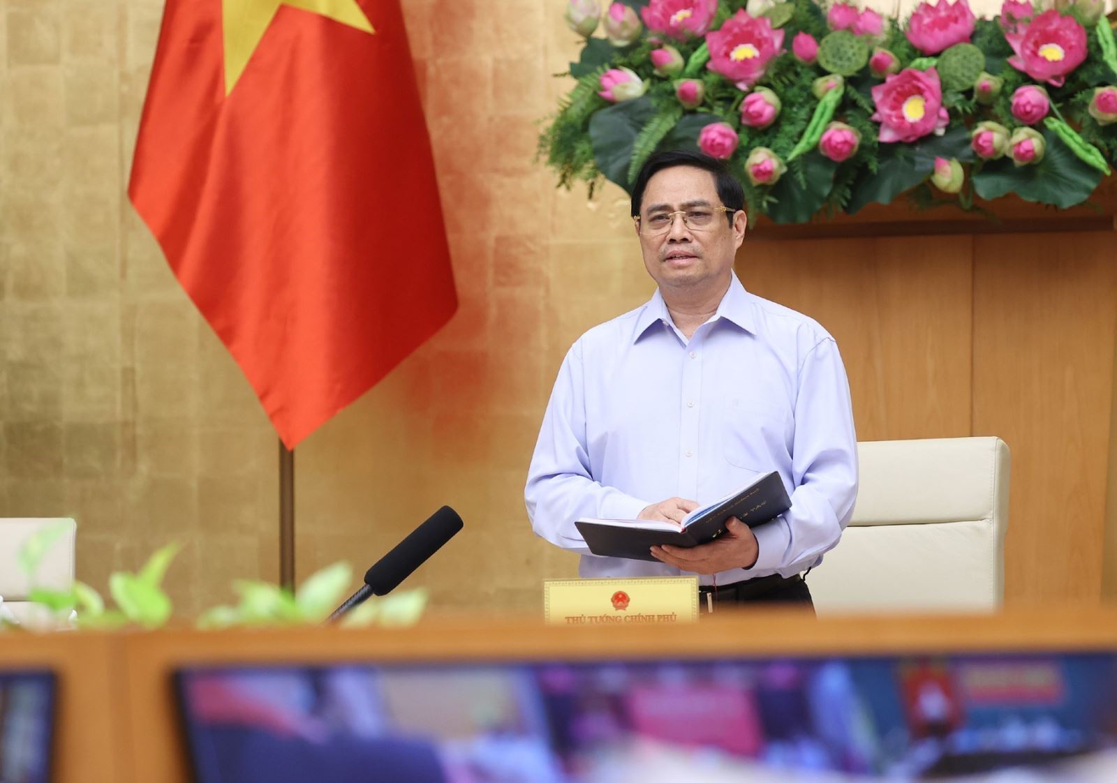 Thủ tướng yêu cầu tăng cường các biện pháp phòng chống dịch quyết liệt hơn, hiệu quả hơn ảnh 1 Chú thích ảnh